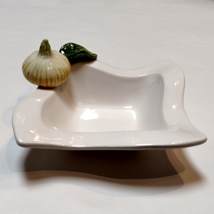 Small Square Bowl with Onion