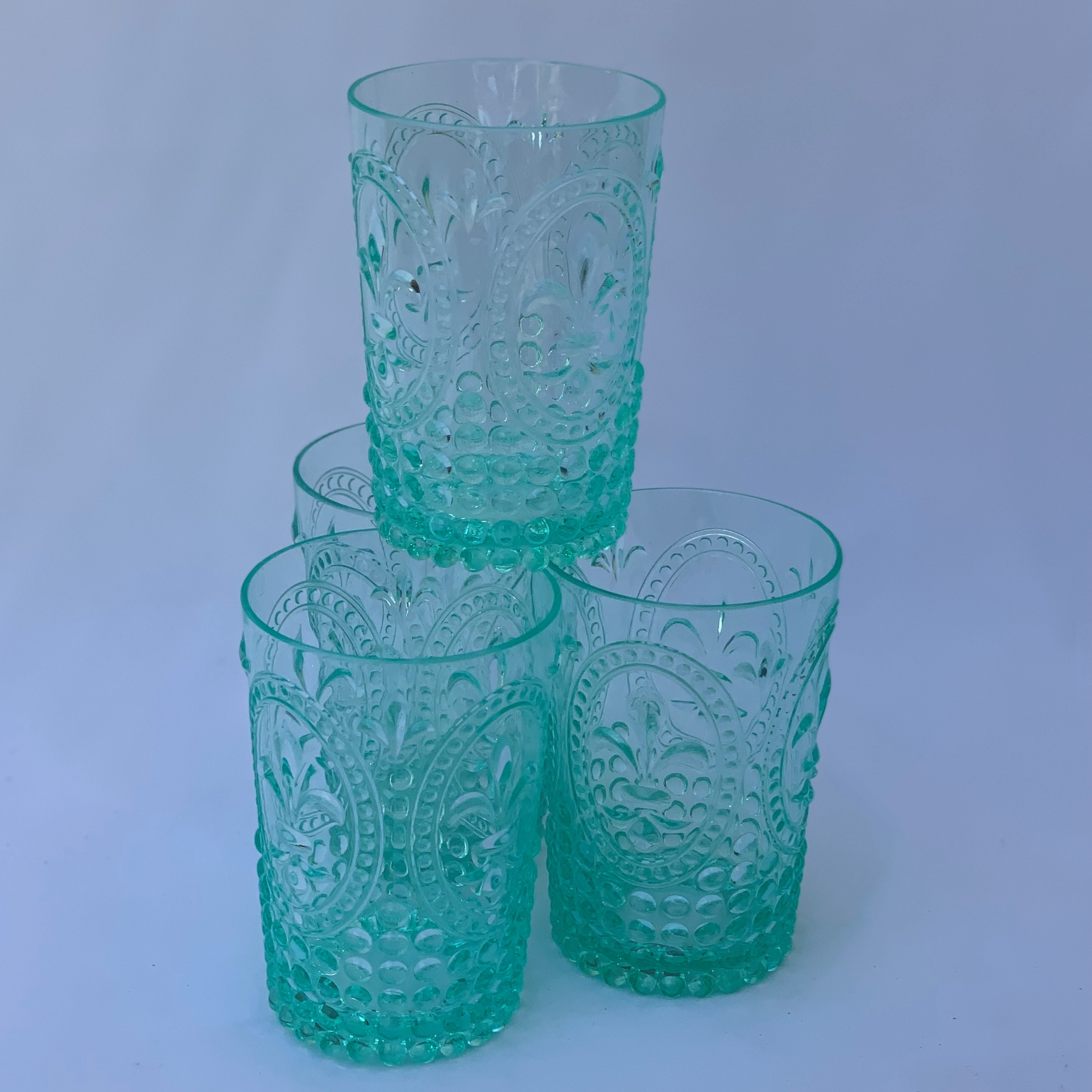 https://www.italianpottery.com/wp-content/uploads/2021/06/plastic-cups-2.jpg